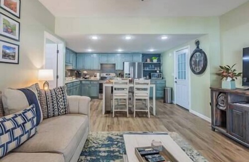 Trenton House | Fall Vibes - Hot Tub & Fire Place - Mountain Views - Minutes to Chattanooga