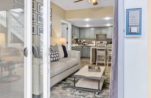 Trenton House | Fall Vibes - Hot Tub & Fire Place - Mountain Views - Minutes to Chattanooga
