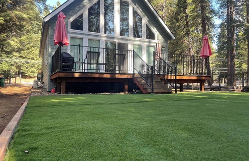 Lake Almanor Country Club House | Family Lake House Steps from Rec 1