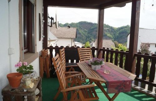 Niederemmel Apartment | familienfreundliche Ferienwohnung Weingarten in Piesport