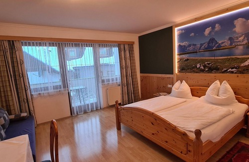 Edlbach Cabin | Familienzimmer 1 - Berggasthof Zottensberg