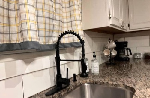 Clifton Heights House | Family Affair in Philly Suburbs - Free Parking