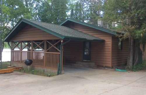 Nevis House | Family and pet friendly three bedroom home on Third Crow Wing Lake