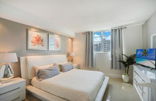 Sunny Isles Beach Apartment | ⌘Family Beach Home w Amazing Water Views - Upgraded Unit ⌘