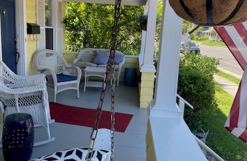 Manasquan House | Family beach house! 6 min bike ride to beach & ONE block to town!