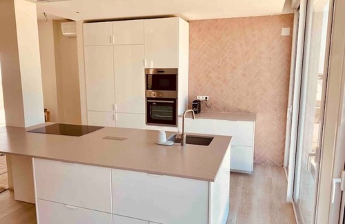 Urbanizacion Puerto de Estepona Villa | Family Beach Villa - Private (heated) pool - 8 pers - Estepona - Costa del Sol