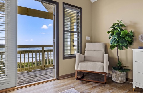 Plantation Villa | Family Beachfront Oasis ~ Great Ocean View ~ Pool