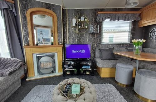 Chapel Saint Leonards Ski Chalet | Family Caravan-Pets-Golden Palm-Pool-Arcades