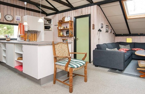 Arrild Ferieby House | Family Cottage with Terrace and Lawn