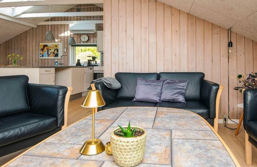 Arrild Ferieby House | Family Cottage with Terrace and Lawn