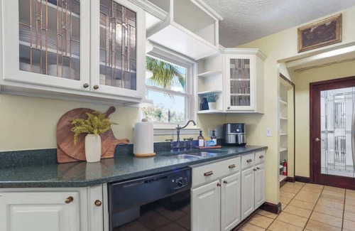 Whitemarsh Island House | Family & dog-friendly house w pool & entertainment