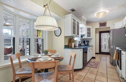 Whitemarsh Island House | Family & dog-friendly house w pool & entertainment