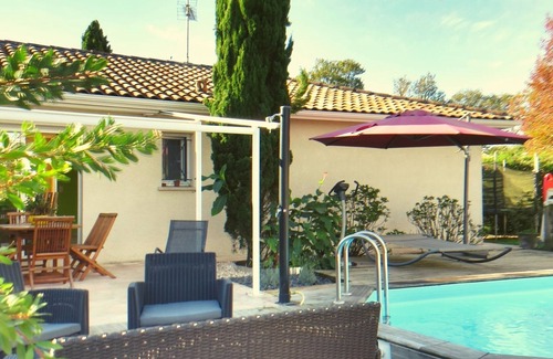 Saint-Vincent-de-Tyrosse House | Family house swimming pool garden 1000m² trampoline ping-pong basketball cleaning