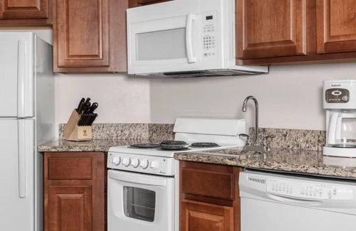 Daytona Beach Resort | Family-Friendly 2BR Suite at Ocean Walk - Beach & Pools Await