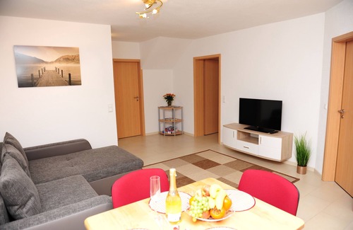 Tettnang Apartment | Family-friendly apartment. Right in Tettnang. With terrace. Own parking lot.
