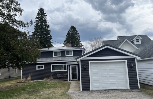 Conway Cottage | FAMILY FRIENDLY COTTAGE SLEEPS 12 ! BEAUTIFULLY UPDATED