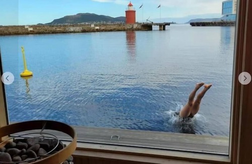 Alesund Apartment | Family friendly, Free Parking space, short walk to Brosundet