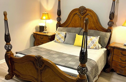 Portland House | Family Friendly, Free Parking, WiFi, Spacious, Historically Modern Living
