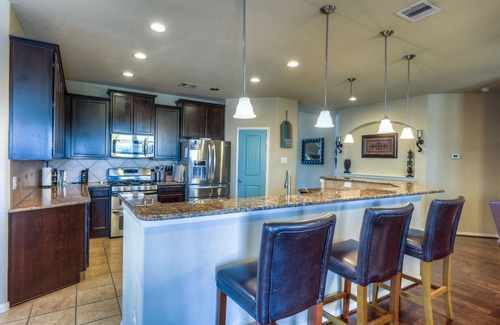 El Lago House | Family friendly gorgeous home with tuscany/western flair,pool, pool table