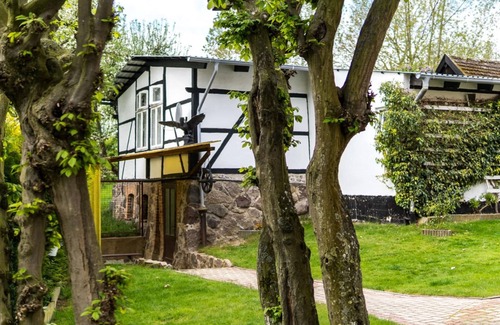 Kalkhorst Apartment | Family-Friendly Home with Garden