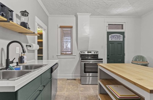 Fort Wayne House | Family Friendly Home for 8