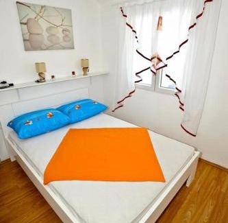 Milna (Brac) House | Family friendly house with a swimming pool Cove Koramaslinova - Koromaslinova, Brac - 15479