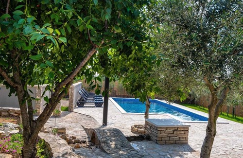 Benkovac House | Family friendly holiday home with swimming pool - AE1186