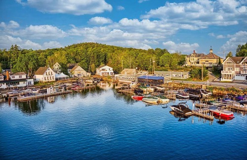 Sunapee House | Family friendly lakefront house with dock - minutes from skiing!