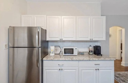 Fayetteville House | Family Friendly Near SU Downtown
