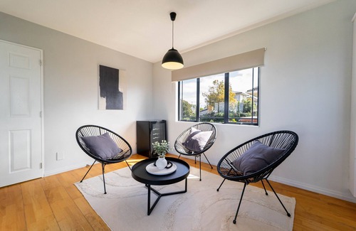 Howick House | Family Friendly Oceanview Howick Home - Pets+