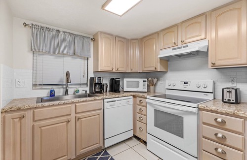 Little Venice Condo | Family friendly, Retirement friendly Beach condo-150 steps to beach!