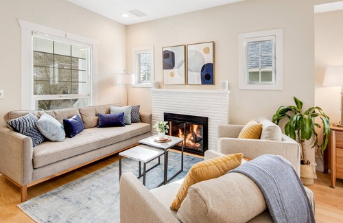 Phinney Ridge House | Family-Friendly Seattle Home w/ High-Speed WiFi & Washer/Dryer - Work Remotely!