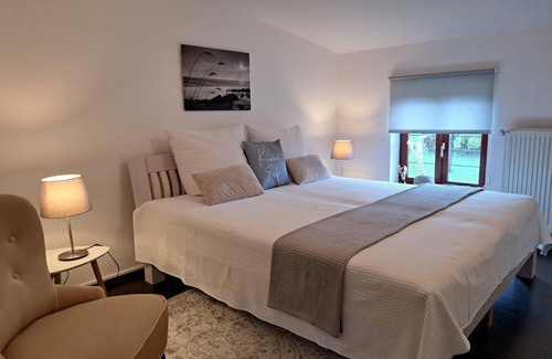 Stangheck House | Family-friendly semi-detached house with large garden and fireplace for up to 5 prs.