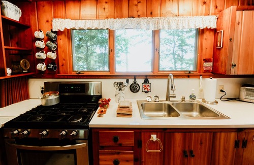 Cedar Cabin | Family friendly, Sleeping Bear National Park and Historic Fishtown nearby