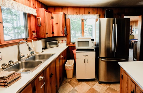 Cedar Cabin | Family friendly, Sleeping Bear National Park and Historic Fishtown nearby