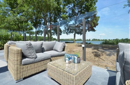 Municipality of 's-Hertogenbosch Hotel | Family-Friendly Stay Near Lakes and City Fun! Onsite Dining