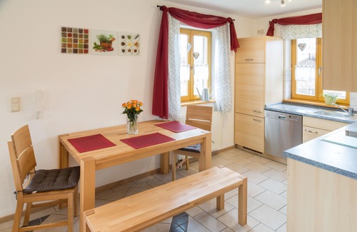 Ebersberg District Apartment | Family-friendly u. One bedroom apartment between Munich and Chiemsee