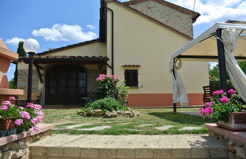 Montescudaio House | Family friendly vacation house for 6 , swimming pool, close to the sea