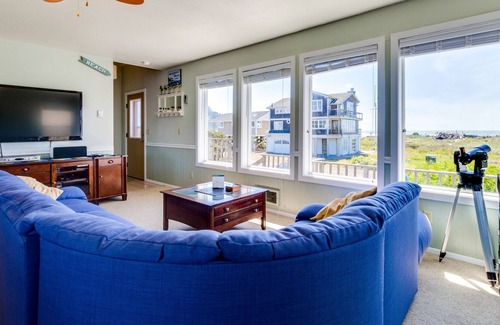 Cape Meares House | Family-Friendly Waterfront Home w/Free WiFi, Sauna, Kayaks & Beach Chairs