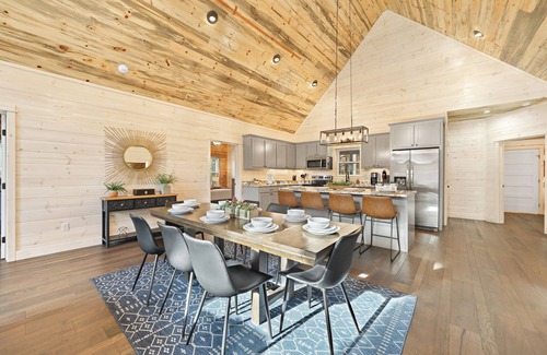 Broken Bow Cabin | Family Fun HQ: HotTub, Firepit, Playset; Dogs OK!