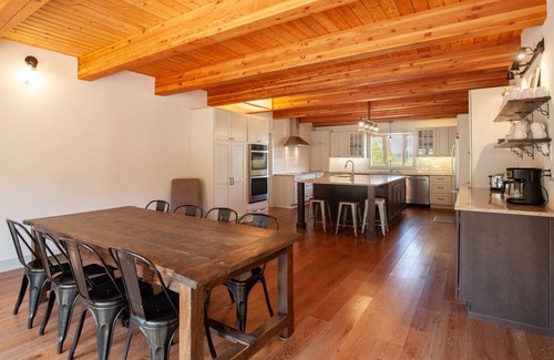 Como House | Family Gatherings, Mountain Views, Plenty of Room!
