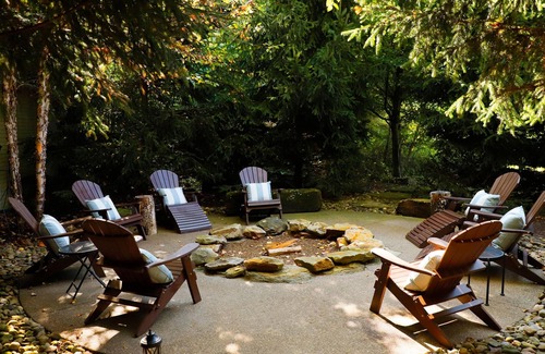 Dover Cottage | Family get away nestled on the edge of 400 acres! Pet- Friendly!