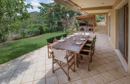 Marathon House | Family Getaway in Marathon by GHH