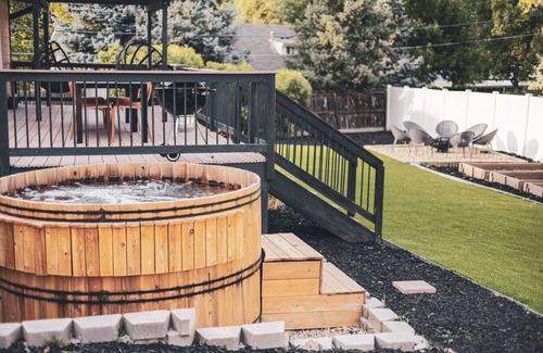 Lakewood Apartment | Family, Group & Pet Friendly | Hot Tub | Game Room