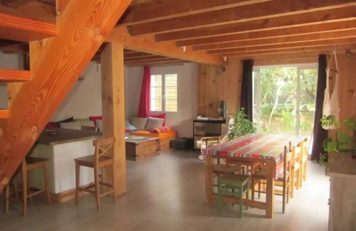 Domino House | Family home between ocean and forest, 5 minutes from Domino daily market.