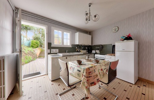 Sarzeau Ski Chalet | Family holidays with garden in Sarzeau
