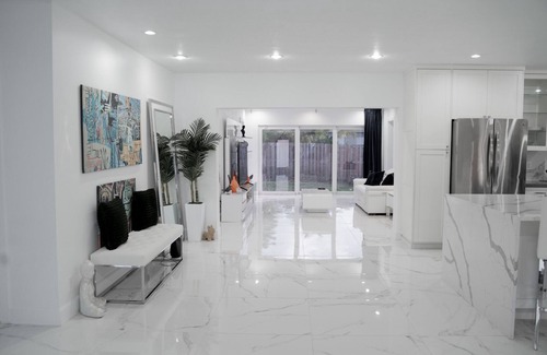 Hollywood Lakes House | Family Home, 5 min Beach 15 min Hardrock Casino 4 min Downtown hollywood