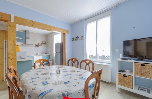 Quartier de l'Hippodrome House | Family Home with Garden near Beach in Châtelaillon – Sleeps 6