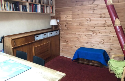 Die House | Family home in Die town center (sleeps 10, including 3 double beds).