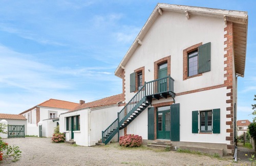Prefailles Ski Chalet | Family house for 13, at 200m from the sea
